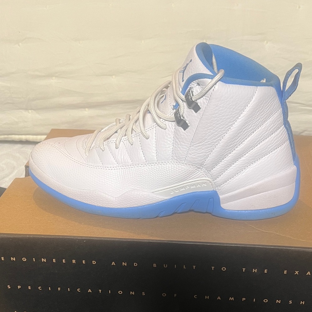 Jordan Athletic Shoes White and Blue
